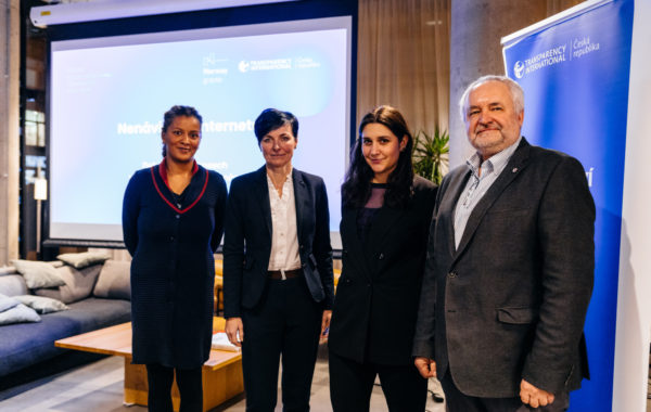 Nenávist na internetu. Debata o hatespeech vůči veřejně aktivním ženám - Zuzana Tvarůžková, Lenka Bradáčová, Apolena Rychlíková a Libor Vávra