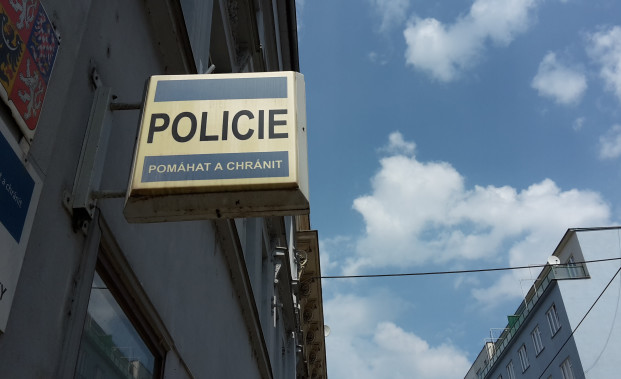 Policie ČR - štít a služebna